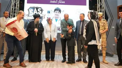محافظ أسيوط يكرم 70 أمًا في احتفالية أبطال التحدي بمدرسة السلام