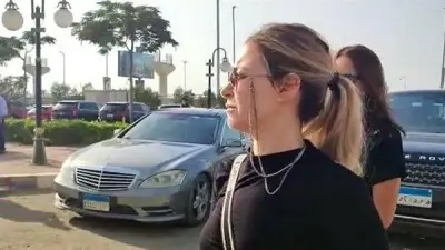 بدء توافد النجوم على مسجد الفاروق بالمعادي للمشاركة في تشييع جنازة والد منة شلبي