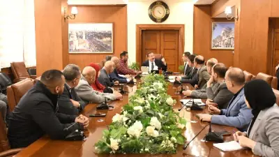 محافظ بورسعيد يوقع عقود تمليك أراضٍ لأربعة مصانع لدعم الصناعة المحلية