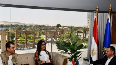 محافظ أسوان يستقبل وزيرة الثقافة لتعزيز التعاون الثقافي والتنموي