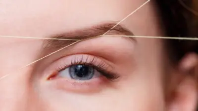 دار الإفتاء المصرية توضح حكم إزالة الشعر الزائد من الحواجب دون رسمها