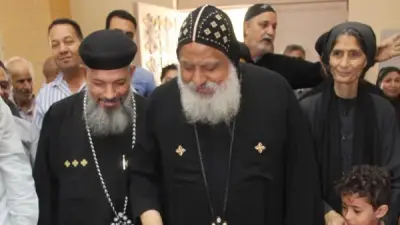 مائدة محبة تجمع الأنبا ميخائيل مع شعبه في احتفالات عيد القيامة بحلوان والمعصرة