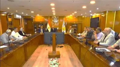 محافظ أسيوط يوجه بتسريع فحص طلبات تقنين أراضي الدولة المستوفية للشروط