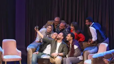 عرض 'سجن اختياري' يختتم موسمه الأول على مسرح الطليعة ويعلن مواعيد الموسم الثاني