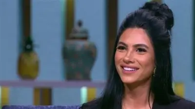 لقطات عفوية تظهر هدى المفتي في عطلتها الصيفية بعيداً عن أجواء العمل