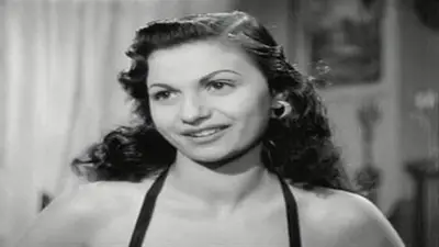 أسرار خفية في حياة الراقصة كيتي: من قراءة الفنجان إلى الهروب من المعجبين بالعين السحرية