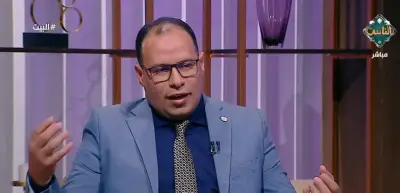خبير بالقومي للبحوث الاجتماعية يحذر من متابعة الأبراج: خطر على التفكير