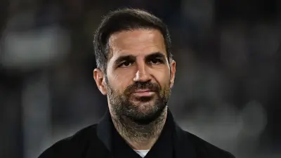 مدير كومو يرد على تهديد ريال مدريد لضم فابريجاس: لا نخاف من فقدانه