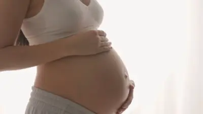 دراسة تحذر: مادة كيميائية في الأدوات المنزلية ومستحضرات التجميل تسبب تشوهات للأجنة