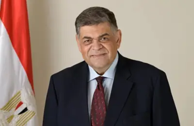 وزير التعليم العالي يهنئ الدكتور حاتم لفوزه بعضوية لجنة الصحة بالاتحاد البرلماني الدولي