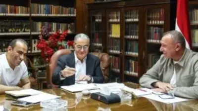 اجتماع محمود الخطيب مع ياسين منصور وعبدالحفيظ في النادي الأهلي لمناقشة ملفات كرة القدم