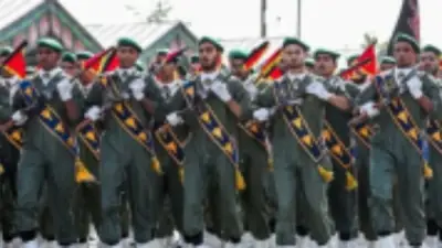 الحرس الثوري الإيراني يتوعد بردود حاسمة ويؤكد تلقيه توسلات لوقف إطلاق النار