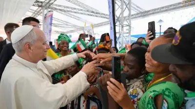 البابا لاون الرابع عشر يزور مستشفى للأمراض النفسية في مالابو ويؤكد: رعاية المرضى معيار حضاري