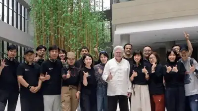 حسين فهمي يعلن انتهاء تصوير فيلمه في الصين: تجربة استثنائية وذكريات لا تُنسى