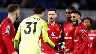 لامينز يصف أداء مزراوي مع مانشستر يونايتد ضد تشيلسي بأنه استثنائي