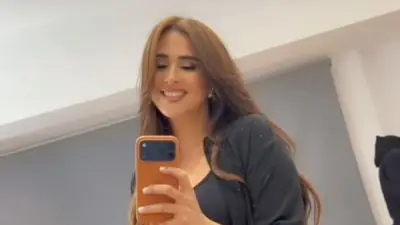 ياسمين عبد العزيز تخطف الأنظار بإطلالة كاجوال أنيقة وفقدان وزن ملحوظ