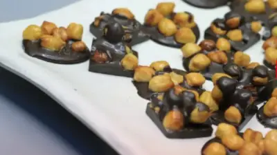 طريقة عمل كرات حمص بالشوكولاتة: وجبة خفيفة صحية مثالية للدايت