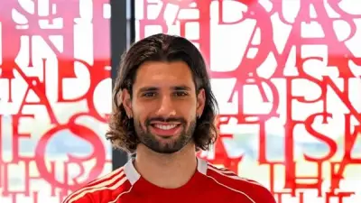 سوبوسلاي يفوز بجائزة أفضل لاعب في ليفربول لشهر مارس متفوقاً على صلاح