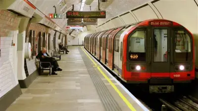 إضراب عمال مترو لندن يشل حركة العاصمة البريطانية