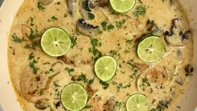 طريقة عمل صدور دجاج بصوص الليمون والزبدة خطوة بخطوة