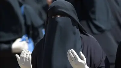 محامية بالنقض توضح ضوابط تنظيم النقاب بين الأمن والحرية