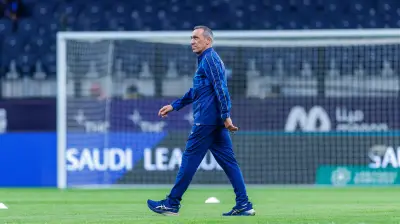 رئيس الخليج يكشف كواليس تعيين دونيس مدرباً للمنتخب السعودي