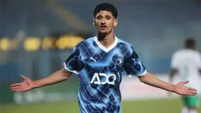 قطة لاعب بيراميدز يخضع لعملية جراحية في الأنف بعد كسر في مباراة الزمالك