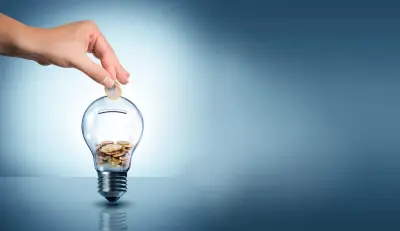 ساعة مبكرة لإنقاذ الطاقة: التجار يدعمون عودة التوقيت الصيفي