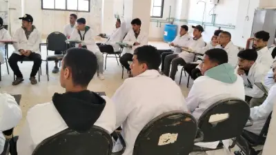 وزارة العمل تطلق برنامجاً تدريبياً في السباكة لشباب مطروح