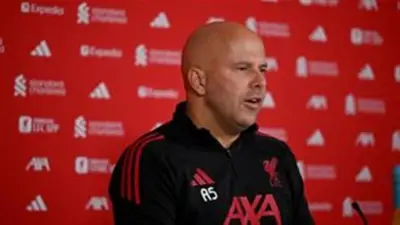 إصابات تضرب ليفربول قبل كريستال بالاس.. سلوت يكشف موقف أليسون