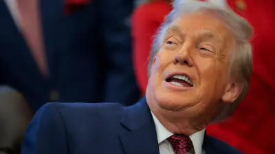 ترامب يثير جدلاً جديداً بصورة مع فريق تنس نسائي في البيت الأبيض