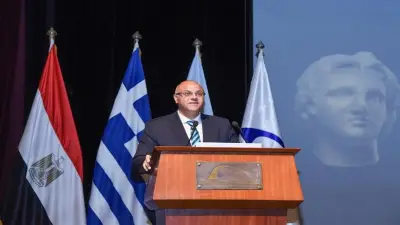 محافظ الإسكندرية يكرم الفائزين في مسابقة الأعمال الفنية باحتفالية مولد مدينة عالمية