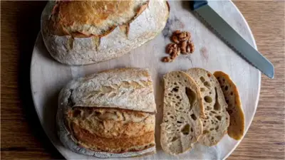 خبز الساوردو.. وسيلة للهروب من الضغط النفسي بين رواد السوشيال ميديا