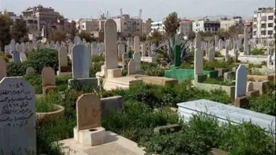 حكم ترك المشيعين للجنازة لزيارة أموات آخرين قبل الدفن.. الإفتاء ترد