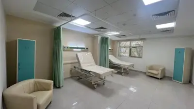 مدير شركة يتهم مستشفى خاصاً بالقطامية بالتسبب في فقدان والدته السمع