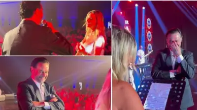 سيدة تصعد على المسرح وتعزف مع راغب علامة في حفله بالمكسيك