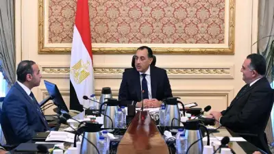 رئيس الوزراء يوجه بتطوير سوق المال وتسريع قيد الشركات الحكومية في البورصة