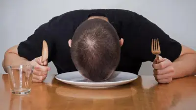 شهية مفتوحة بلا توقف: أسباب الجوع المستمر وأعراضه الخطيرة