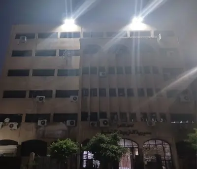 تمهيدا للتعميم بالمدارس.. إضاءة مبنى تعليم القاهرة بالطاقة الشمسية