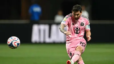 ميسي يتابع مباراة كورنيلا في الدرجة الثالثة الإسبانية عبر البث المباشر