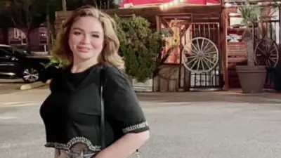 إلهام شاهين تخطف الأنظار بإطلالات شبابية في رحلتها لأمريكا