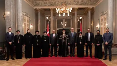 البابا تواضروس يزور القنصلية المصرية بإسطنبول ويلتقي السفير المصري