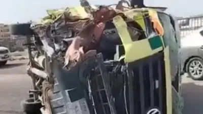 إصابة مسعف وامرأتين في انقلاب سيارة إسعاف بطريق مطروح الإسكندرية