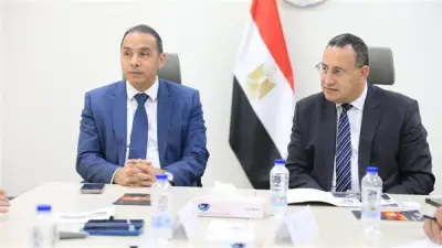 وزير التعليم العالي يبحث تعزيز الثقافة المالية لطلاب الجامعات