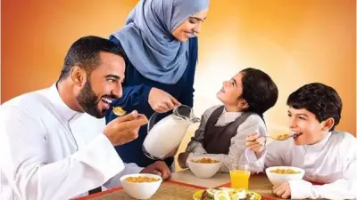 آداب الطعام الإسلامية: كيف نغرسها في أطفالنا؟