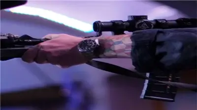 كاميرات تكشف ساعة 