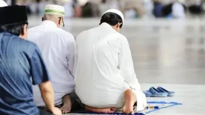 حكم قطع صلاة النافلة للحاق بصلاة الفرض مع الجماعة