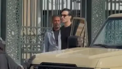 أمير عيد يشارك في جنازة والد طليقته ليلى الفاروق في مشهد إنساني