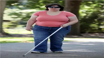 امرأة أمريكية تفقد بصرها عمداً بمنظف مجاري لتحقيق حلمها بالعمى