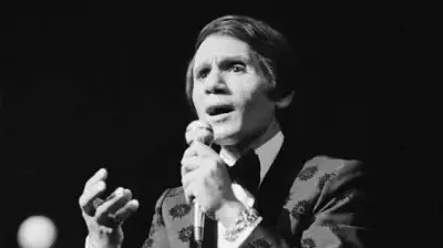 أسرة العندليب تطالب بإنتاج فيلم عن عبد الحليم حافظ بتقنية جديدة